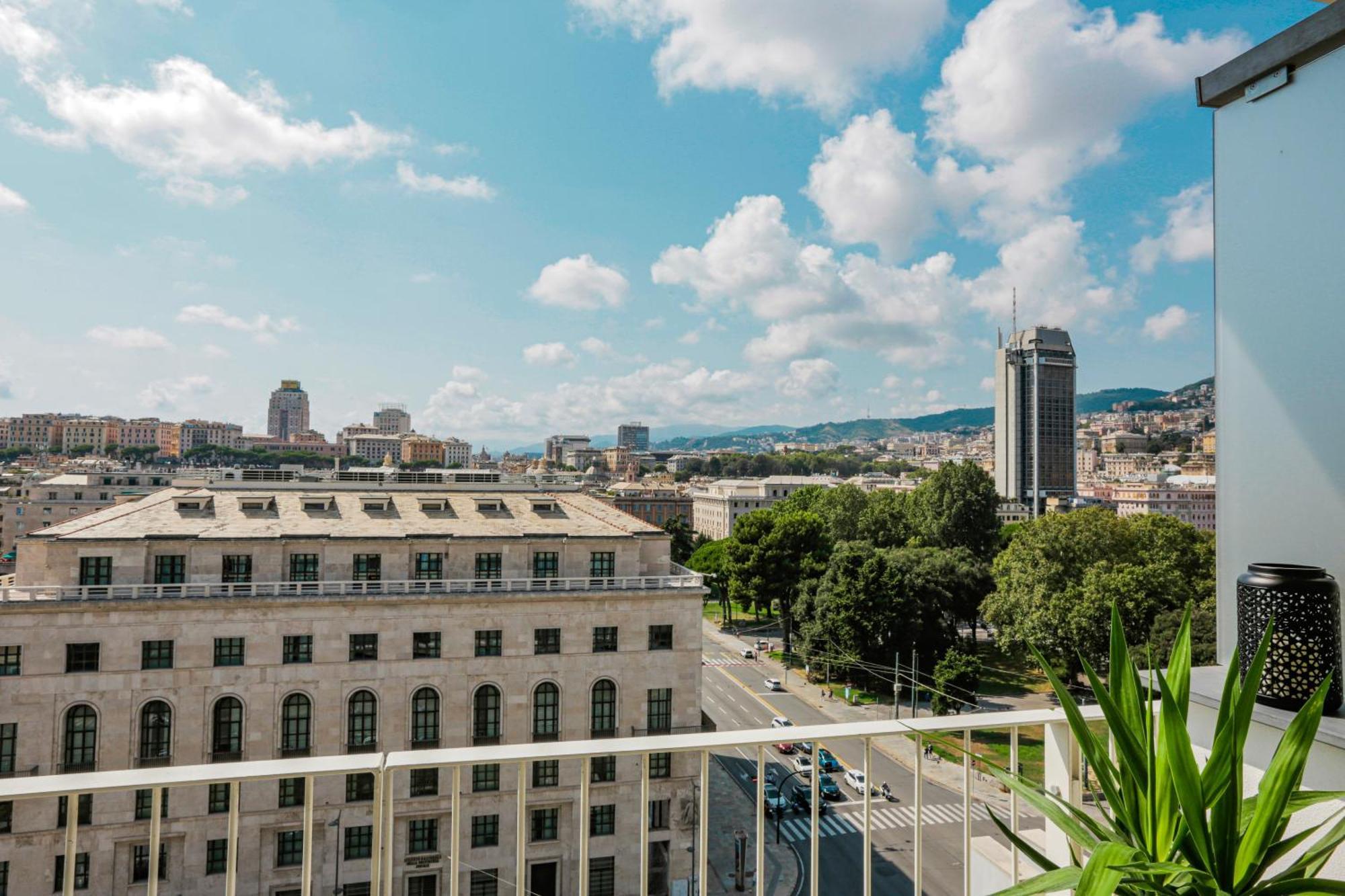 Attico Luxury Con Parcheggio E Terrazza Vista Mozzafiato Apartment Genoa Bilik gambar