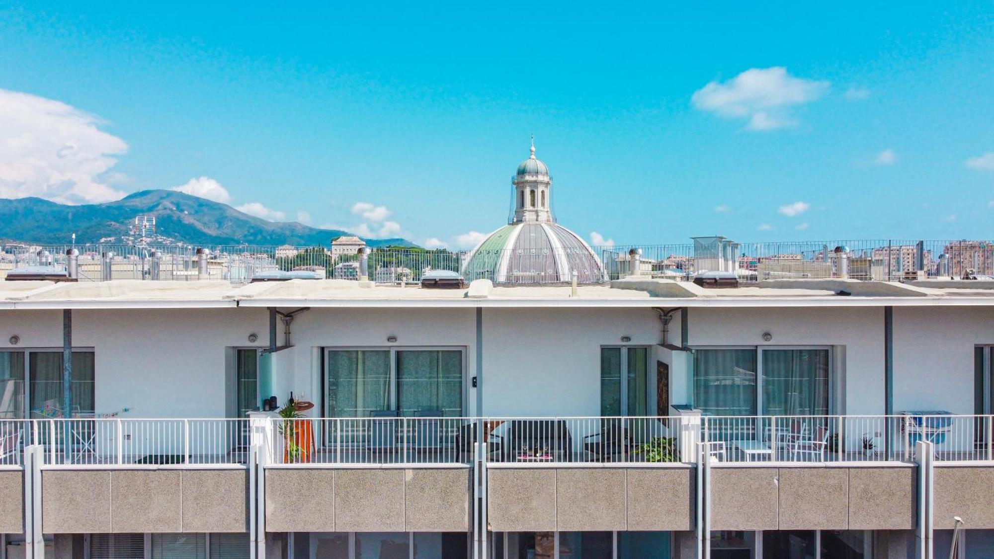 Attico Luxury Con Parcheggio E Terrazza Vista Mozzafiato Apartment Genoa Luaran gambar